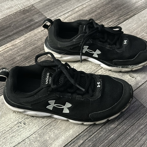 Under Armour charged assert - Picture 3 of 5